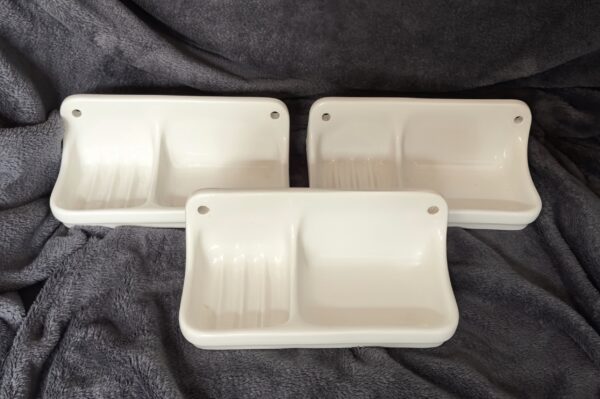 Set van 3 porseleinen zeepbakhouders – Pure White Vintage Bathroom Set