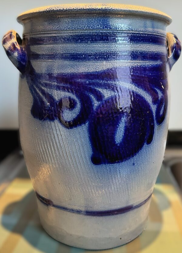 Antique Cologne preserving jar 8L with cobalt‑blue freehand decoration, c. 1900 (13) Antieke Keulse inmaakpot 8L met kobaltblauwe handbeschilderde decoratie, Antique Cologne preserving jar 8L with cobalt‑blue freehand decoration, c. 1900