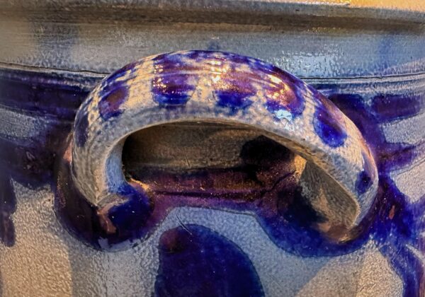 Antique Cologne preserving jar 8L with cobalt‑blue freehand decoration, c. 1900 (3) Antieke Keulse inmaakpot 8L met kobaltblauwe handbeschilderde decoratie, Antique Cologne preserving jar 8L with cobalt‑blue freehand decoration, c. 1900