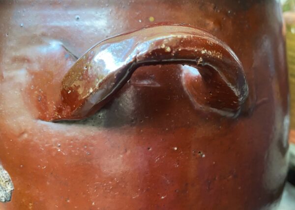 Antique French brown stoneware pot with handles – 19th century (10) Antieke Franse grespot in bruin aardewerk met handvatten | Antique French brown stoneware pot with handles – 19th century