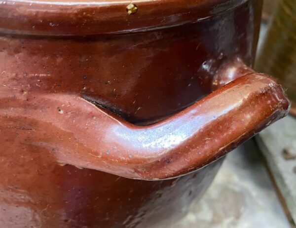 Antique French brown stoneware pot with handles – 19th century (11) Antieke Franse grespot in bruin aardewerk met handvatten | Antique French brown stoneware pot with handles – 19th century