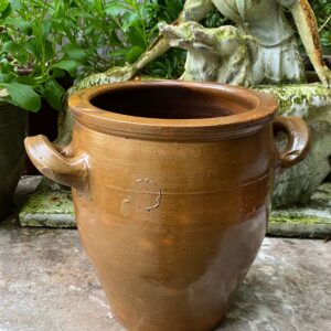 Antique French ochre‑yellow glazed stoneware pot with handles – 19th cent (4) Antieke Franse grespot met handvatten okergeel geglazuurd aardewerk| Antique French ochre‑yellow glazed stoneware pot with handles – 19th cent