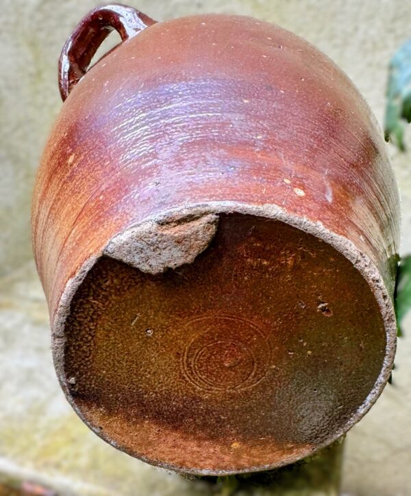 Antique French wheel‑thrown brown stoneware pot – 19th century (5) Antieke Franse handgedraaide grespot in bruin aardewerk – 19e eeuw | Antique French wheel‑thrown brown stoneware pot – 19th century