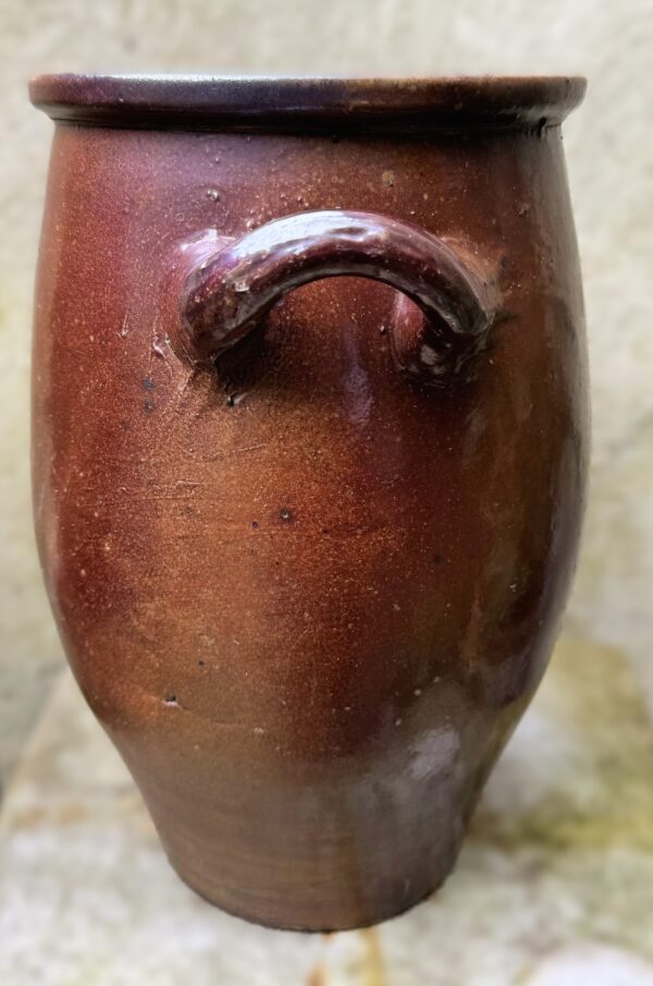 Antique French wheel‑thrown brown stoneware pot – 19th century (7) Antieke Franse handgedraaide grespot in bruin aardewerk – 19e eeuw | Antique French wheel‑thrown brown stoneware pot – 19th century