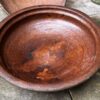 Antique Moroccan tajine with decorative hammered copperwork, 20th century (2) Antieke Marokkaanse Tajine met decoratief gehamerd koperwerk , Antique Moroccan tajine with decorative hammered copperwork, 20th century
