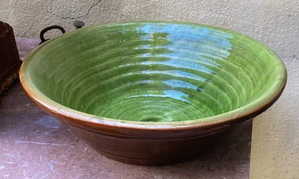 Antique brown confit bowl with green interior glaze (10) Antieke bruine gresale confit schaal | Antique brown confit bowl with green interior glaze, 19th C