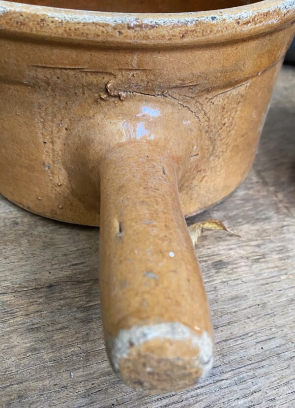 Antique handmade terracotta saucepan with spout – ochre‑brown glazed earthenware, ca. 1950 (3) Antieke handgemaakte terracotta steelpan met tuit – okerbruin geglazuurd aardewerk, Antique handmade terracotta saucepan with spout – ochre‑brown glazed earthenware, ca. 1950