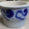 Authentieke Keulse inmaakpot (10 x 15 cm) – Handgedraaid aardewerk met penseeldecor | Authentic Cologne preserving pot (10 × 15 cm) – hand‑thrown stoneware with brush décor, ca. 1900