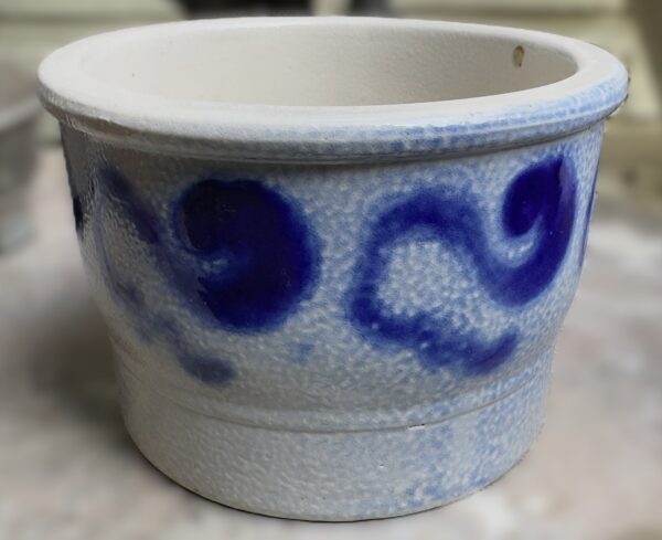 Authentieke Keulse inmaakpot (10 x 15 cm) – Handgedraaid aardewerk met penseeldecor | Authentic Cologne preserving pot (10 × 15 cm) – hand‑thrown stoneware with brush décor, ca. 1900