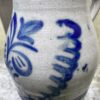 Cologne stoneware water jug (22 cm), salt‑glazed – ca. 1900 (31) Karaktervolle Keulse waterkan in zoutgeglazuurd gres | Cologne stoneware water jug (22 cm), salt‑glazed – ca. 1900