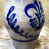 Cologne stoneware water jug (22 cm), salt‑glazed – ca. 1900 (8) Karaktervolle Keulse waterkan in zoutgeglazuurd gres | Cologne stoneware water jug (22 cm), salt‑glazed – ca. 1900