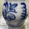 Cologne stoneware water jug (22 cm), salt‑glazed – ca. 1900 (9) Karaktervolle Keulse waterkan in zoutgeglazuurd gres | Cologne stoneware water jug (22 cm), salt‑glazed – ca. 1900