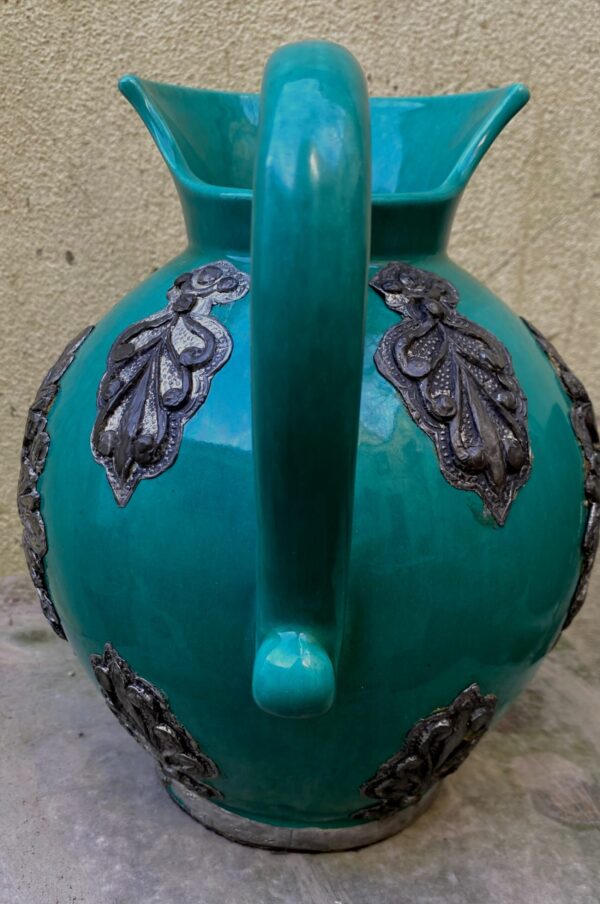Groene Art Deco snavelkan met bronzen ornamenten | Green Danish Art Deco jug - ca.1930
