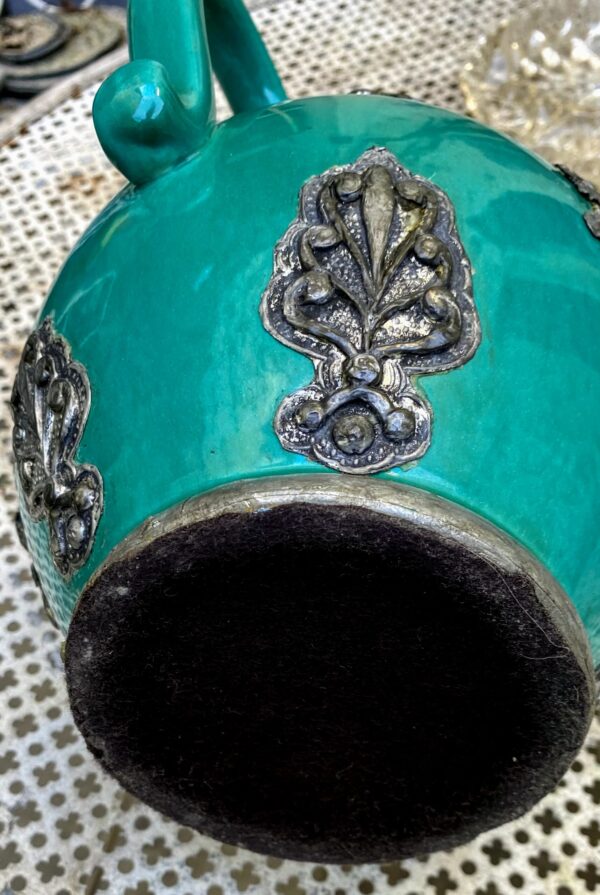 Green Danish Art Deco jug - ca.1930 (9) Groene Art Deco snavelkan met bronzen ornamenten | Green Danish Art Deco jug - ca.1930