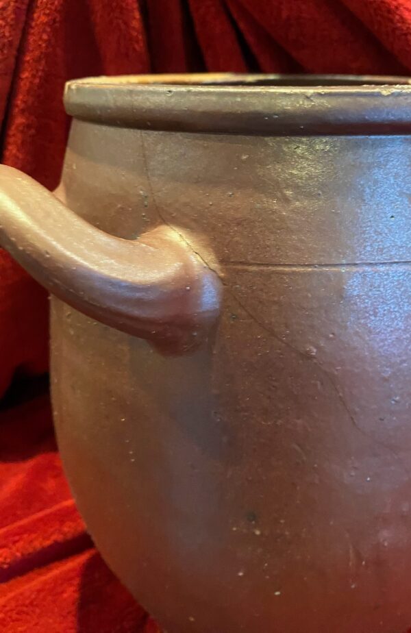 IMG_1262 Antieke Franse grespot in donkerbruin geglazuurd aardewerk | Antique French dark‑brown glazed stoneware pot – 19th century