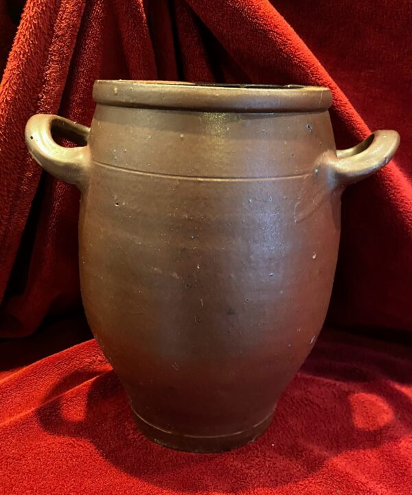 IMG_1269 Antieke Franse grespot in donkerbruin geglazuurd aardewerk | Antique French dark‑brown glazed stoneware pot – 19th century