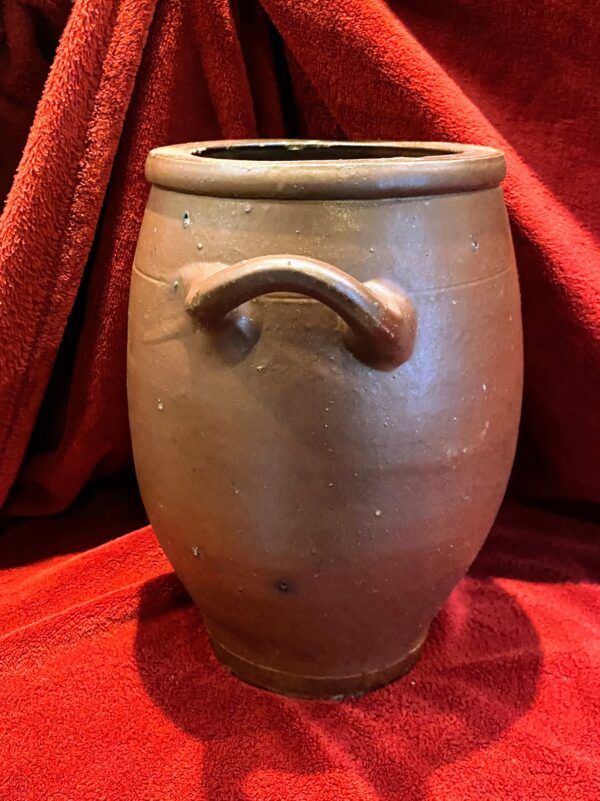 IMG_1270 Antieke Franse grespot in donkerbruin geglazuurd aardewerk | Antique French dark‑brown glazed stoneware pot – 19th century