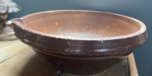 Imposing French stoneware butter‑ or cream‑separating bowl – late 19th century (12) Antieke imposante Franse boter- of roomteil in gres aardewerk | Imposing French stoneware butter‑ or cream‑separating bowl – late 19th century