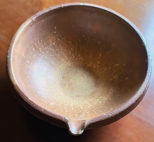 Imposing French stoneware butter‑ or cream‑separating bowl – late 19th century (4) Antieke imposante Franse boter- of roomteil in gres aardewerk | Imposing French stoneware butter‑ or cream‑separating bowl – late 19th century