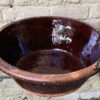 Imposante aardebruine confit schaal | Impressive earth‑brown confit bowl – handmade and versatile