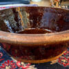 Imposante aardebruine confit schaal | Impressive earth‑brown confit bowl – handmade and versatile