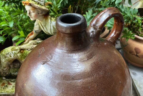 Large antique French stoneware jug with handle – late 19th century (11) Grote antieke Franse gres kruik met handgreep | Large antique French stoneware jug with handle – late 19th century