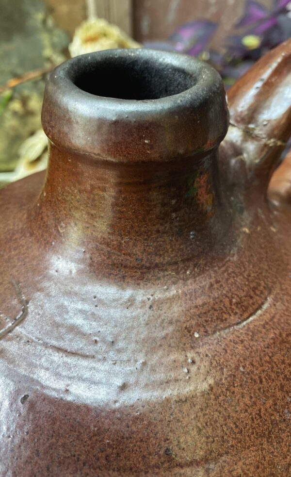 Large antique French stoneware jug with handle – late 19th century (16) Grote antieke Franse gres kruik met handgreep | Large antique French stoneware jug with handle – late 19th century