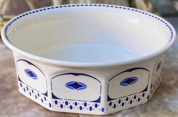 Octagonal Art Deco wash basin, 1930s (10) Achthoekige Art Deco waskom met blauwe geometrische print | Octagonal Art Deco wash basin, 1930s