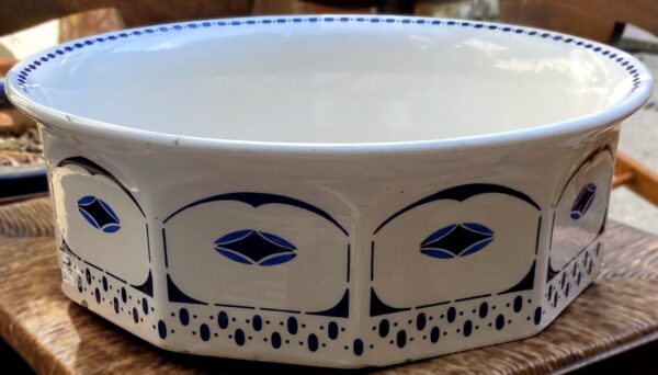 Octagonal Art Deco wash basin, 1930s (11) Achthoekige Art Deco waskom met blauwe geometrische print | Octagonal Art Deco wash basin, 1930s