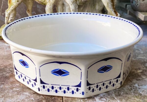 Octagonal Art Deco wash basin, 1930s (9) Achthoekige Art Deco waskom met blauwe geometrische print | Octagonal Art Deco wash basin, 1930s