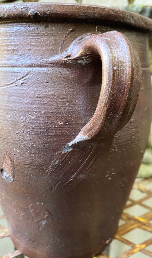 Old French dark‑brown glazed stoneware jug with single handle – late 19th century (7) Oude donkerbruine Franse geglazuurde greskan met één oor | Old French dark‑brown glazed stoneware jug with single handle – late 19th century