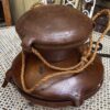 Oude 19de -eeuwse groot formaat terracotta padden kalebas (11) Zandstenen paddenkalebas met drie handvatten | Sandstone toad‑gourd vessel, 19th century