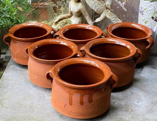 Set of 6 French glazed stoneware terracotta cooking pots – (15) Franse geglazuurde gres terracotta kookpot – 19e tot begin 20e eeuw | French glazed stoneware terracotta cooking pot – early 20th century