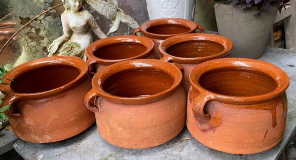 Set of 6 French glazed stoneware terracotta cooking pots – (16) Franse geglazuurde gres terracotta kookpot – 19e tot begin 20e eeuw | French glazed stoneware terracotta cooking pot – early 20th century