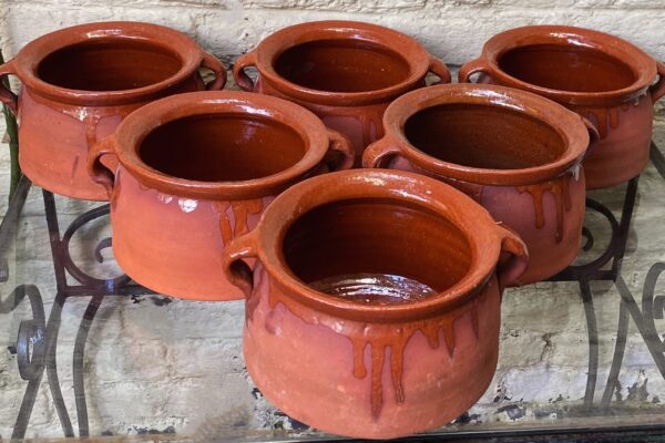 Set of 6 French glazed stoneware terracotta cooking pots – (8) Franse geglazuurde gres terracotta kookpot – 19e tot begin 20e eeuw | French glazed stoneware terracotta cooking pot – early 20th century
