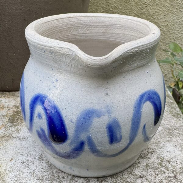 Klein Keuls kannetje in zoutgeglazuurd steengoed | Small Cologne stoneware jug, salt‑glazed – ca. 1900