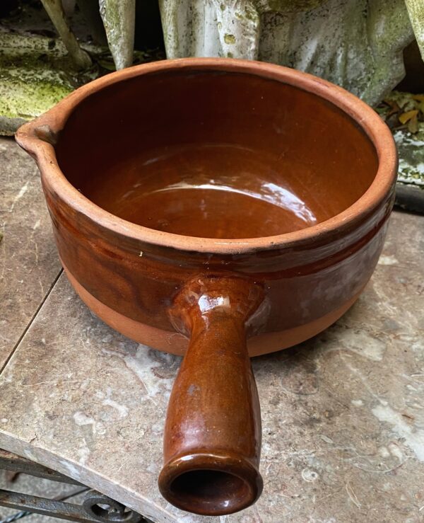 Terracotta French caquelon with spout, 1930s–1940s (14) Vintage Franse terracotta caquelon met tuit | Terracotta French caquelon with spout, 1930s–1940s