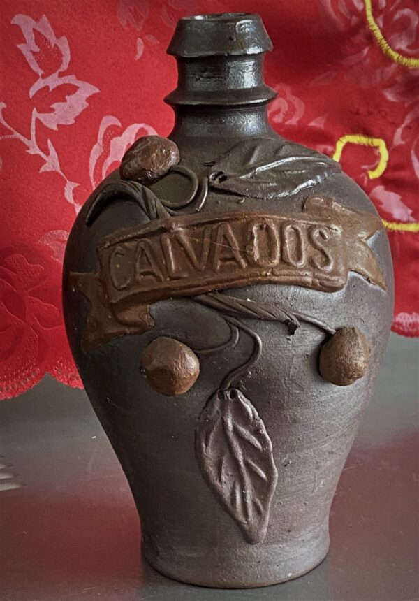Vintage Normandische Calvados‑pitcher | Vintage Norman Calvados pitcher from the 1970s