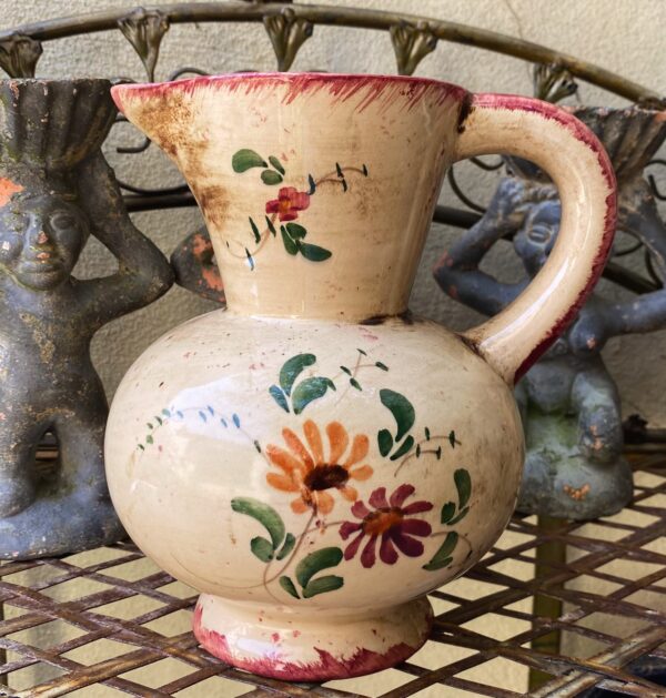 Vintage schenkkan Majolica Aardewerk Gesigneerd 18643 FJ CCE (1) Prachtige bolvormige majolica schenkkan met bloemenmotief – exquisite floral pitcher 20th c.