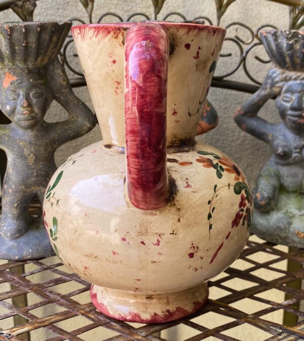 Vintage schenkkan Majolica Aardewerk Gesigneerd 18643 FJ CCE (2) Prachtige bolvormige majolica schenkkan met bloemenmotief – exquisite floral pitcher 20th c.
