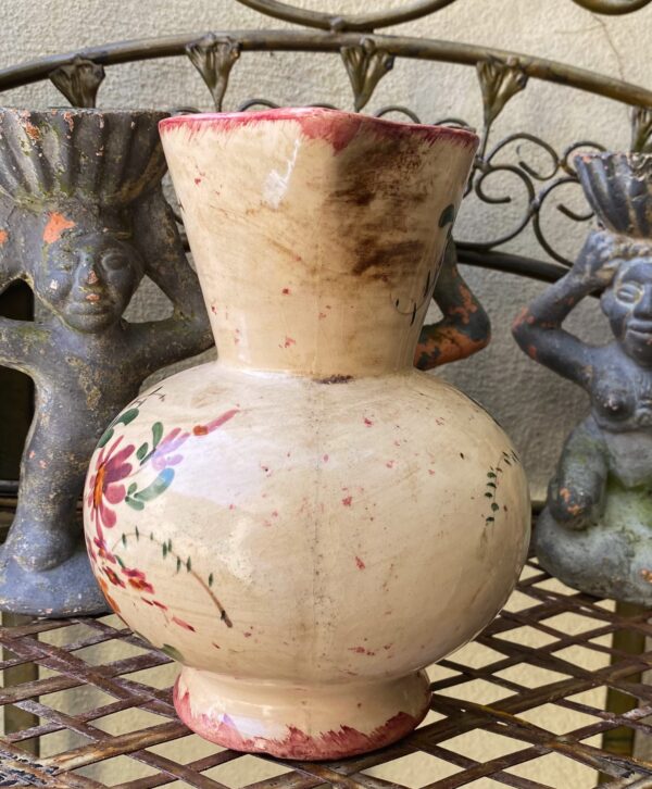 Vintage schenkkan Majolica Aardewerk Gesigneerd 18643 FJ CCE (4) Prachtige bolvormige majolica schenkkan met bloemenmotief – exquisite floral pitcher 20th c.