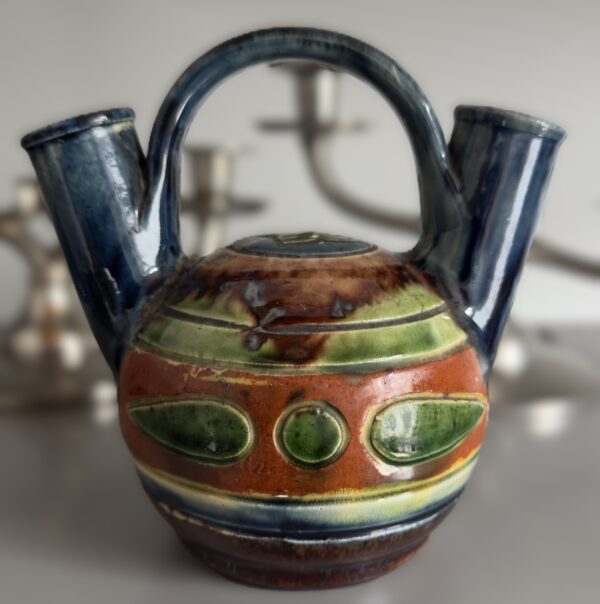 Vlaams aardewerk decoratief Art Nouveau Tulpenvaasje (1) Vlaams aardewerk tulpenkruikje – gevlamde glazuur – Flemish pottery tulip jug – flamed glaze – Mont de l’Enclus – ca. 1930
