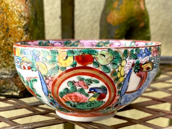 4 Chinese eggshell porcelain teacups Rose Canton – c.1900 (11) 4 Chinese eierschaalporseleinen theekopjes Rose Canton | 4 Chinese eggshell porcelain teacups Rose Canton – c.1900