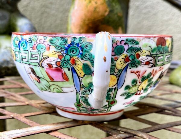 4 Chinese eggshell porcelain teacups Rose Canton – c.1900 (17) 4 Chinese eierschaalporseleinen theekopjes Rose Canton | 4 Chinese eggshell porcelain teacups Rose Canton – c.1900