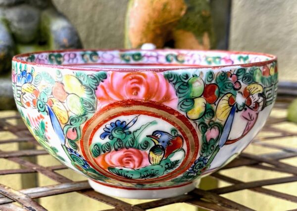 4 Chinese eggshell porcelain teacups Rose Canton – c.1900 (20) 4 Chinese eierschaalporseleinen theekopjes Rose Canton | 4 Chinese eggshell porcelain teacups Rose Canton – c.1900