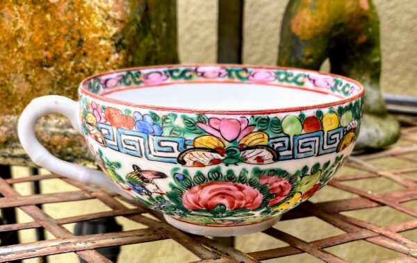 4 Chinese eggshell porcelain teacups Rose Canton – c.1900 (5) 4 Chinese eierschaalporseleinen theekopjes Rose Canton | 4 Chinese eggshell porcelain teacups Rose Canton – c.1900