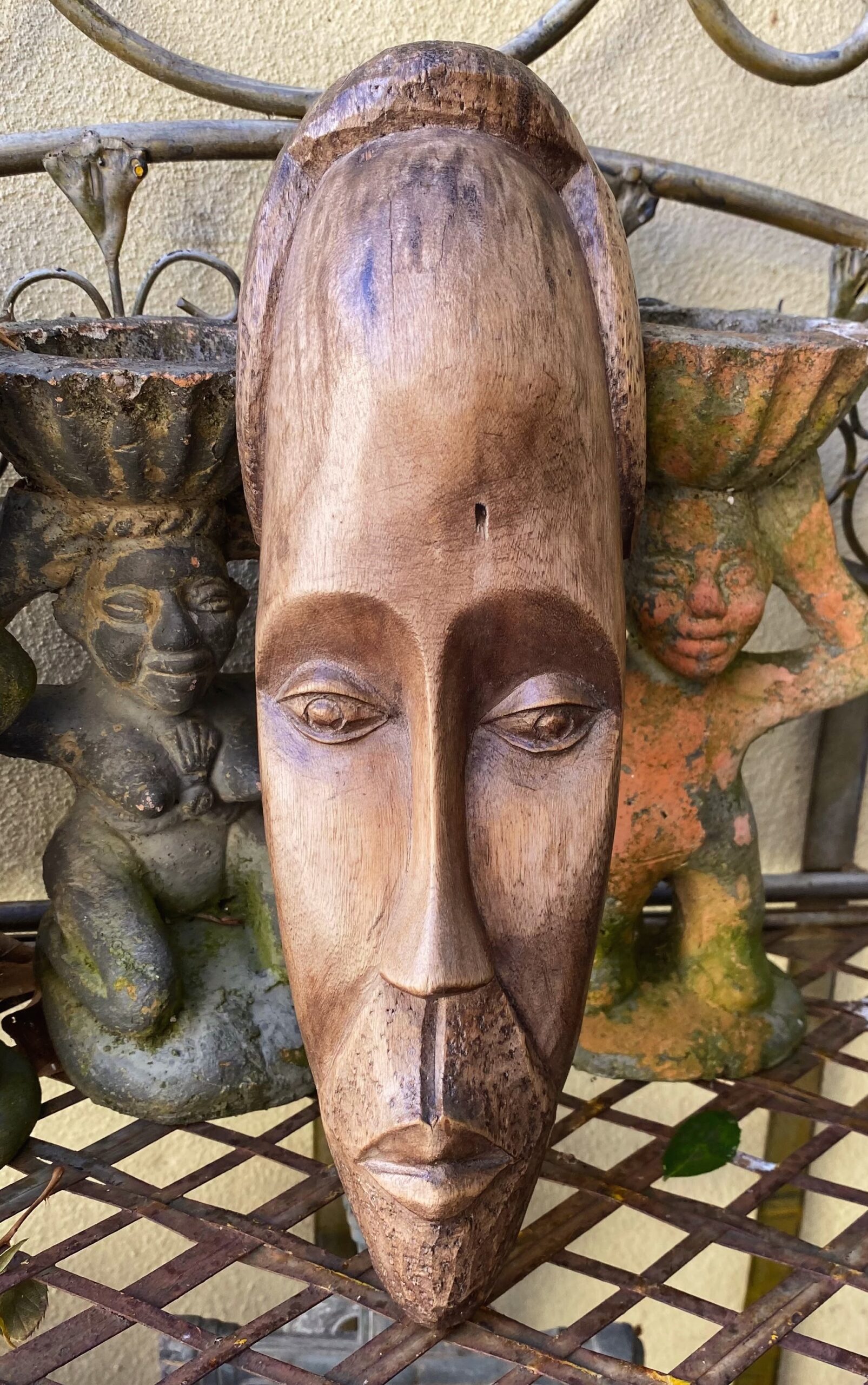 5278075063.jpg Artisanaal Afrikaans houten masker – expressieve uitwerking, ca. midden 20e eeuw
