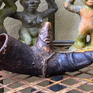5278135670.jpg Prachtige Afrikaanse rituele blaashoorn waarschijnlijk – sculpturaal en geladen