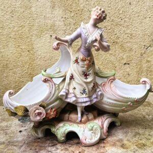 Victorian biscuitporseleinen beeld met schelpplantenbakken – Andrea by Sadek style, ca. 1980