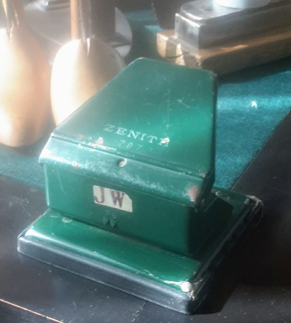 5305513157.jpg Originele Zenith 787 – Vintage perforator uit de jaren ’50 uit Italië